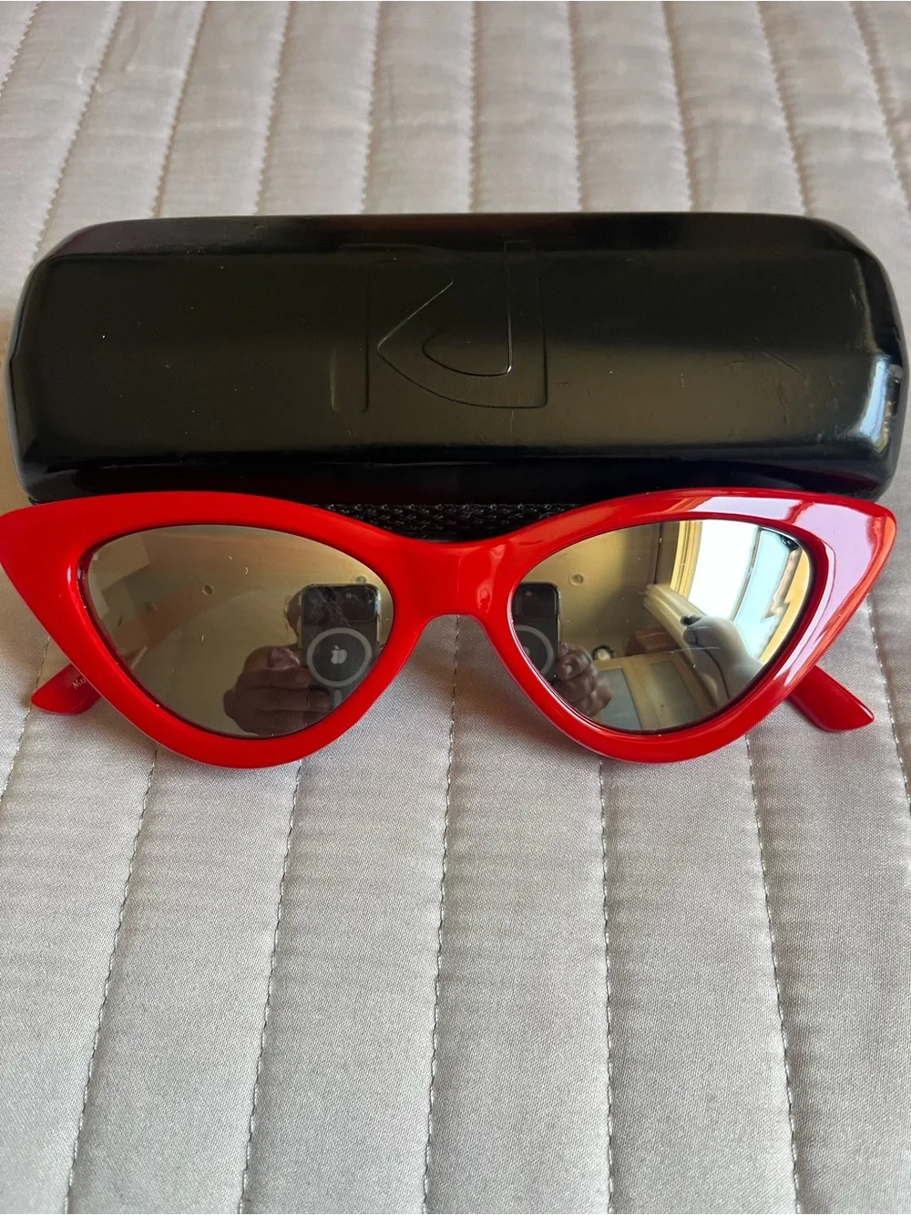 Retro Cat-Eye Sunglasses - Red 100% UV Protection